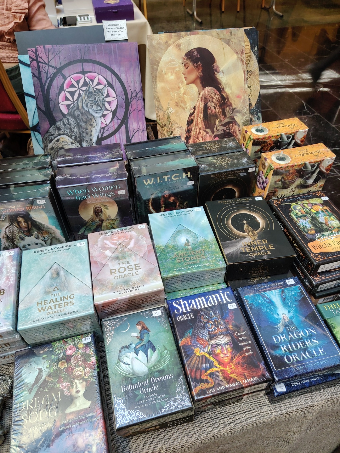 Tarot-, oraakkeli-ja taidekortit